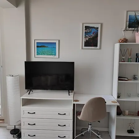 Cozy Apartament With Balcony