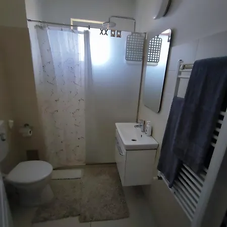 Apartment Cozy Apartament With Balcony Constanta
